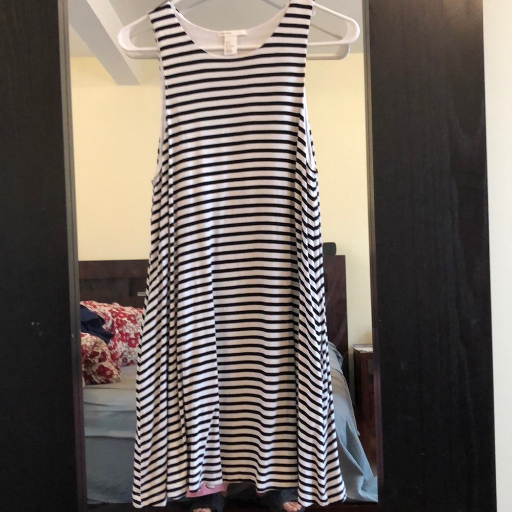 H&M swing dress, knee length with pockets, size S